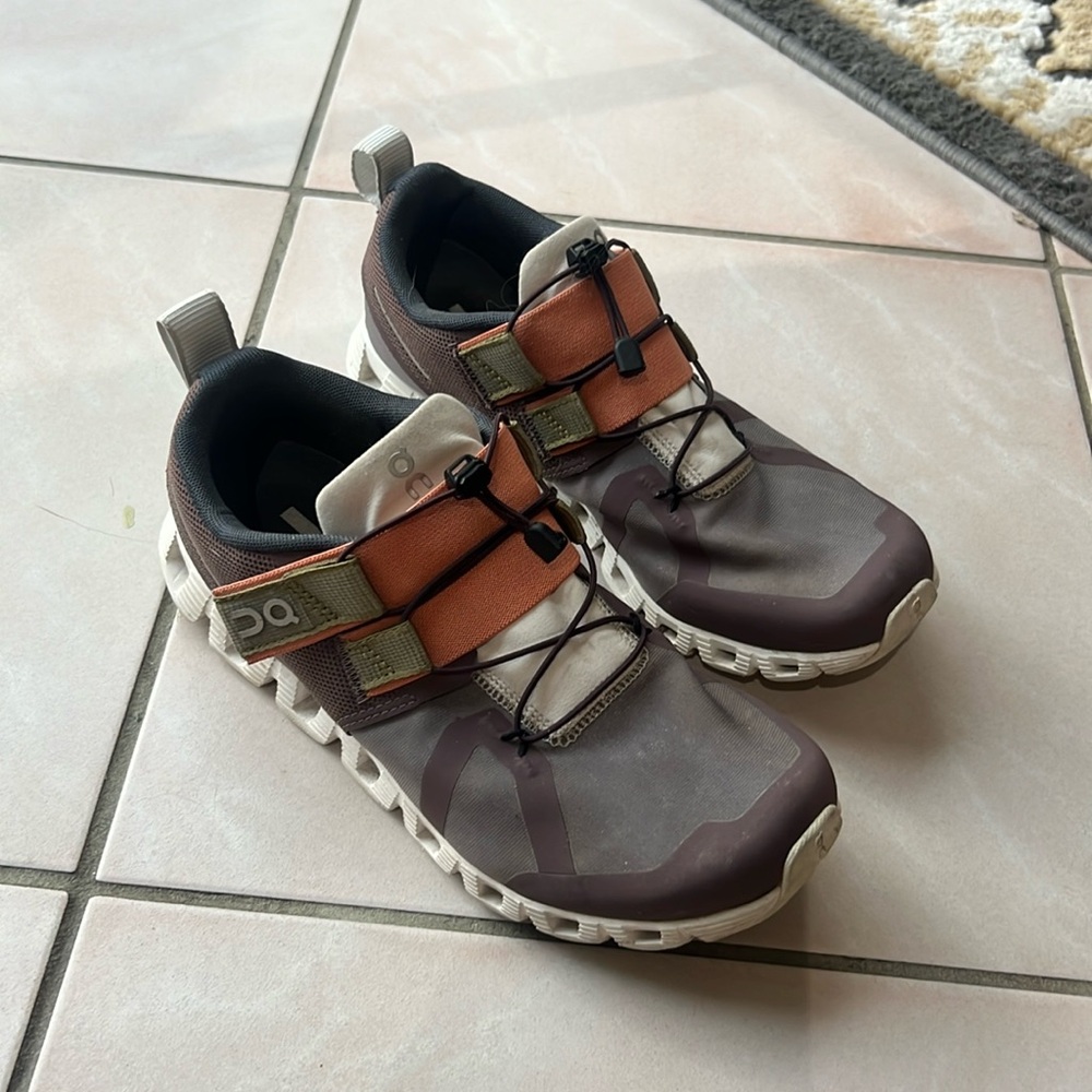 ON Women’s Cloud Nexus Running Sneaker